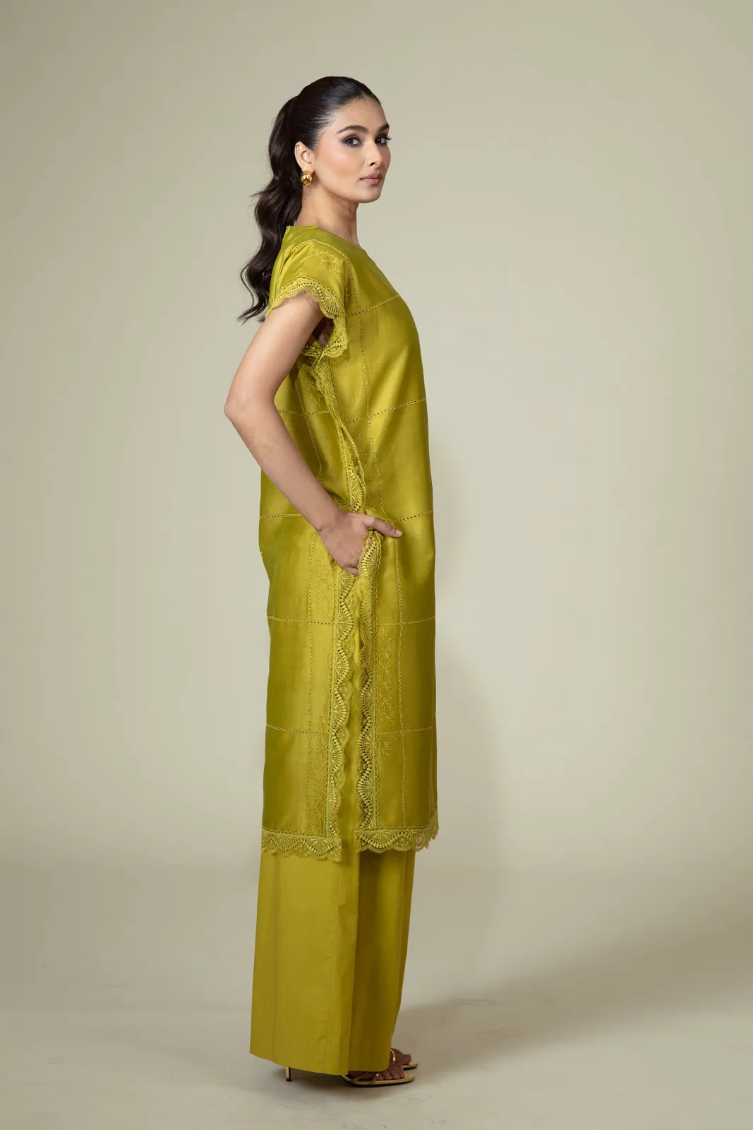 Delna Pants view 4