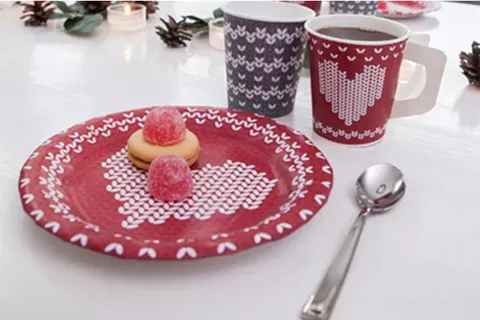 Paper plates and trays