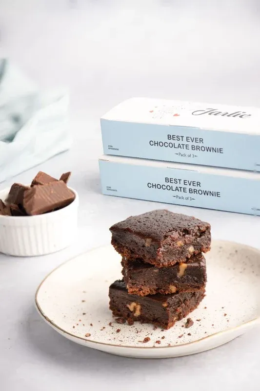 GIFT BOX OF 3 DARK CHOCOLATE BROWNIES (EGGLESS) - 60 GRAMS EACH