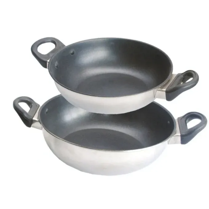 Encapsulated Balti Dish with Bakelite Handle & Non Stick Surface