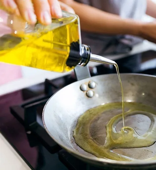 Coconut cooking Oil view 2