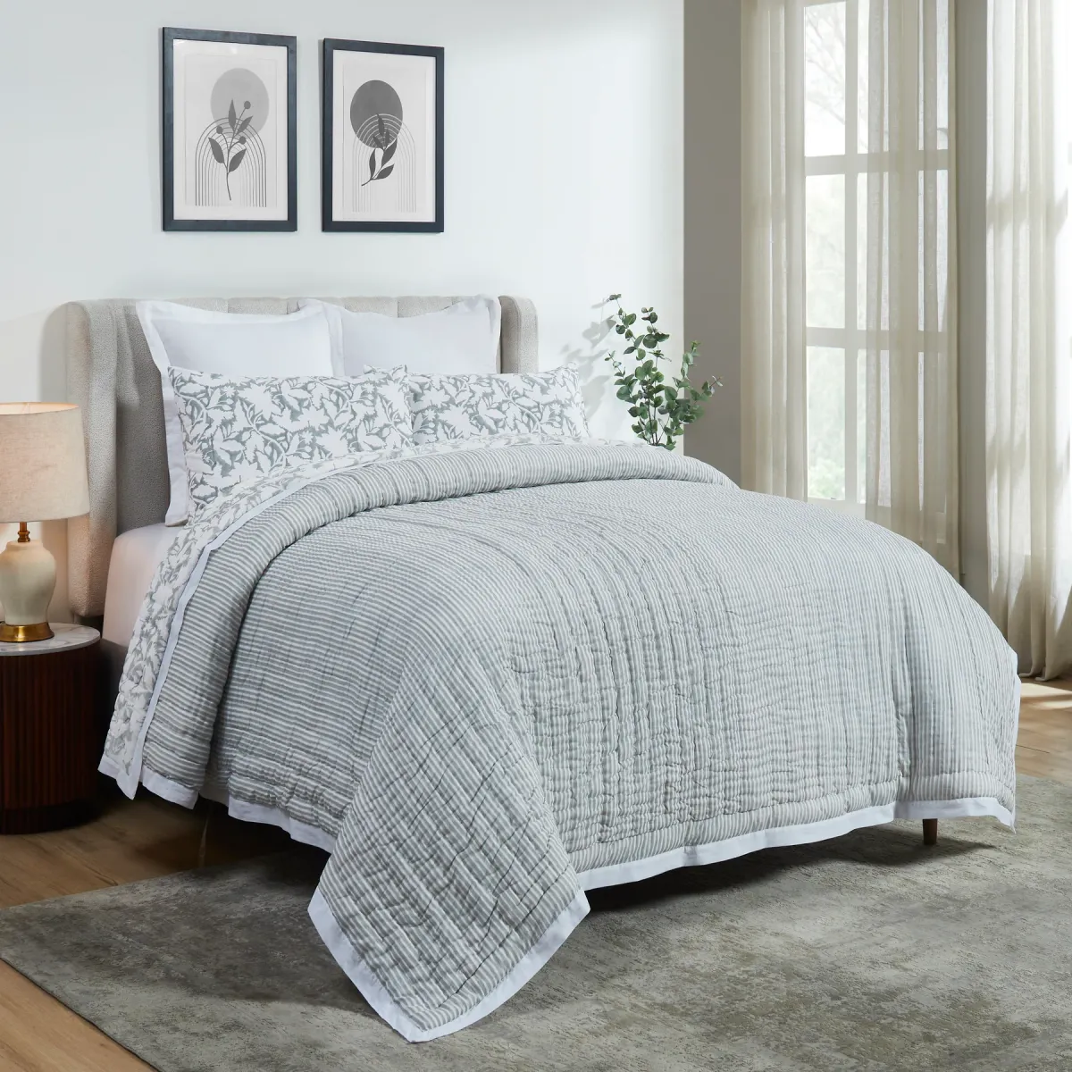 Sunwashed Bloom Cotton Quilt – Grey view 3