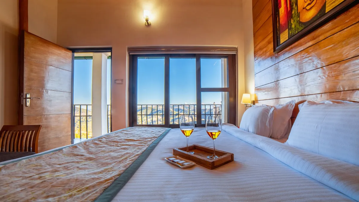Luxury Lake View Room