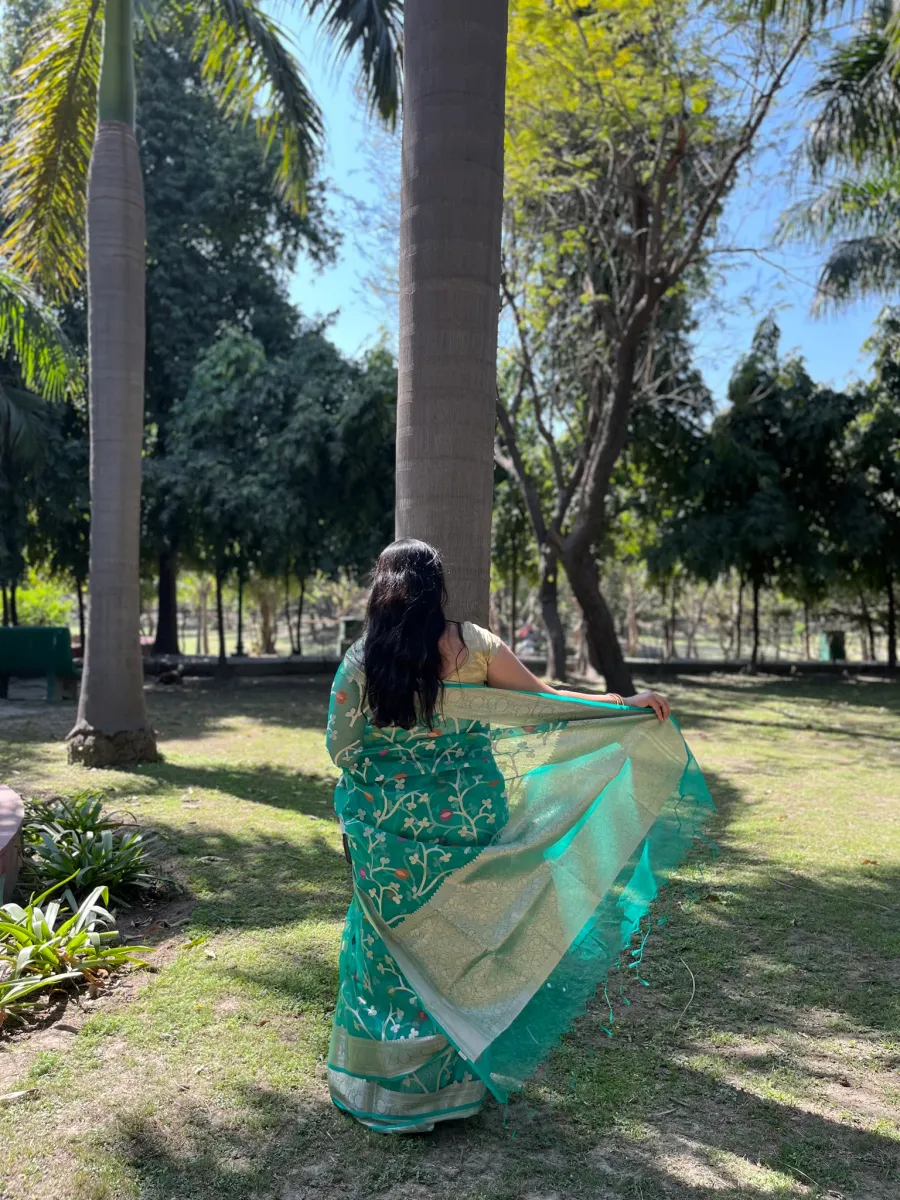 Handwoven Jamdani Muslin Silk saree view 3