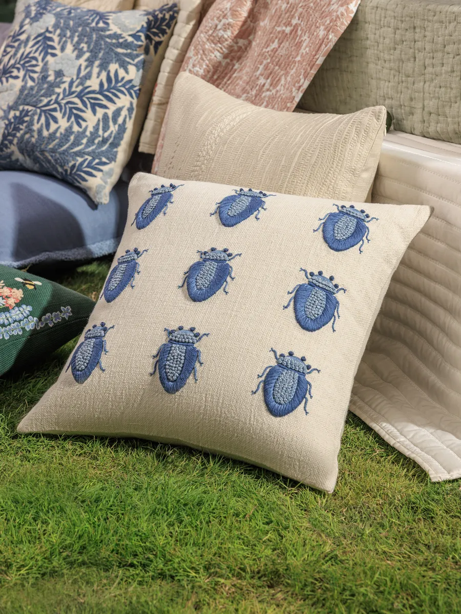 CUSHIONS GARDEN BUG BLUE