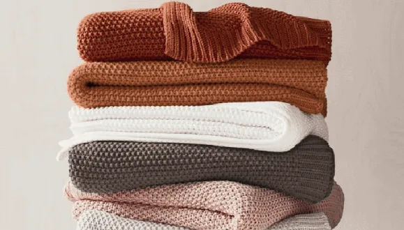 Knitted Throws & Blankets